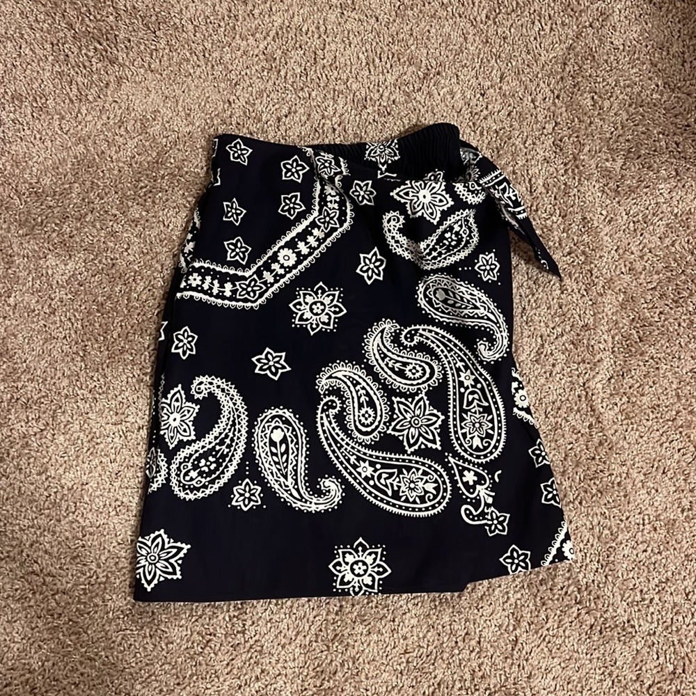 Mid length patterned navy skirt
